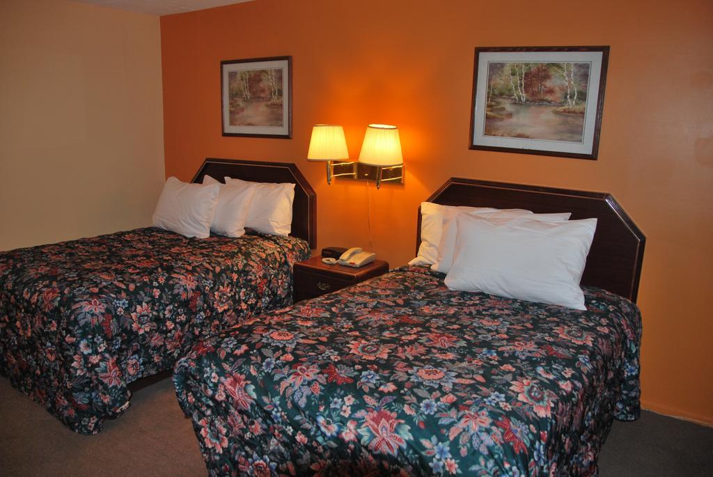 Imperial Motel Cortland Room photo